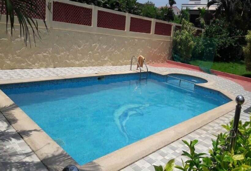 Maxiprime Hotels Panaiyur