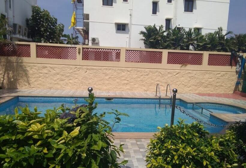 Maxiprime Hotels Panaiyur