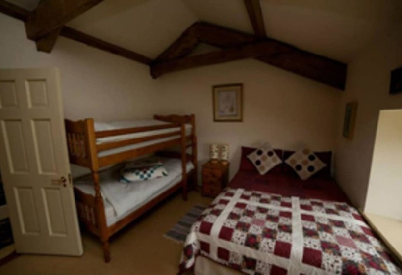 펜션 Castlefergus Lodge