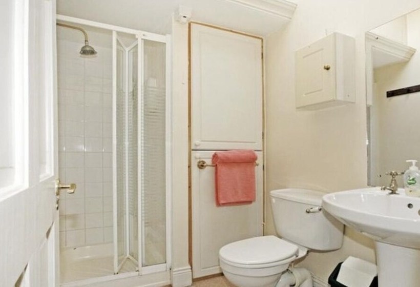 펜션 Castlefergus Lodge