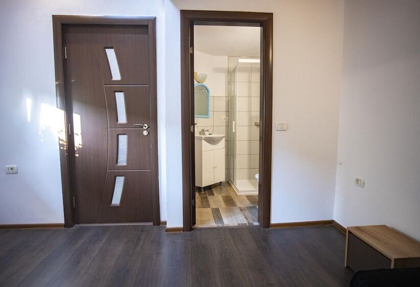 بنسيون David's Private House