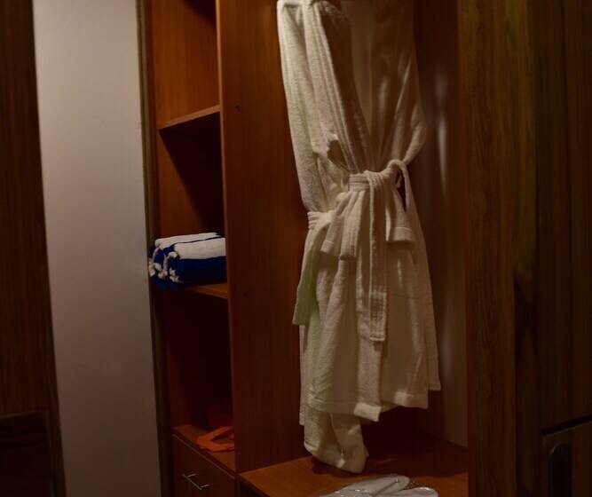 پانسیون Millennium Island Residence