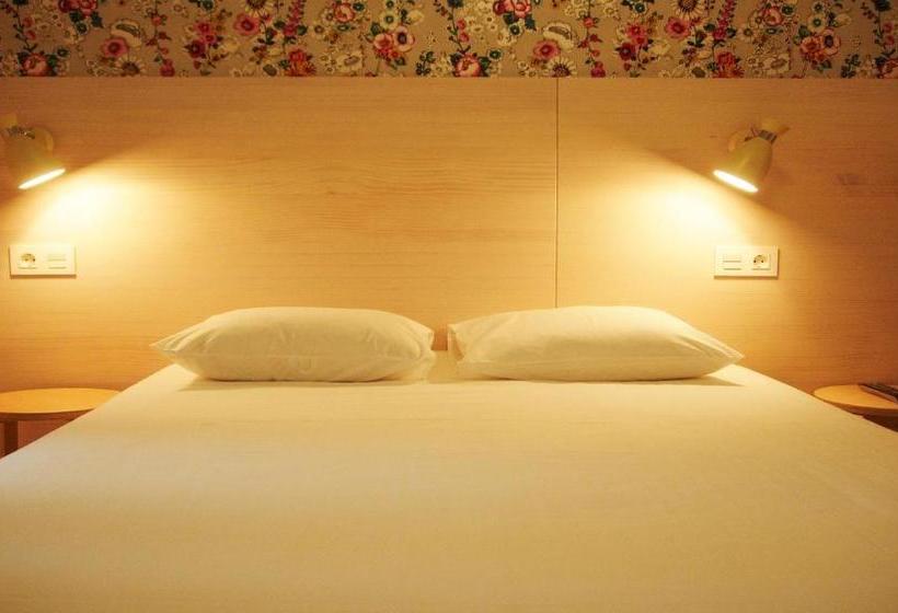 پانسیون Monjes Del Jardín