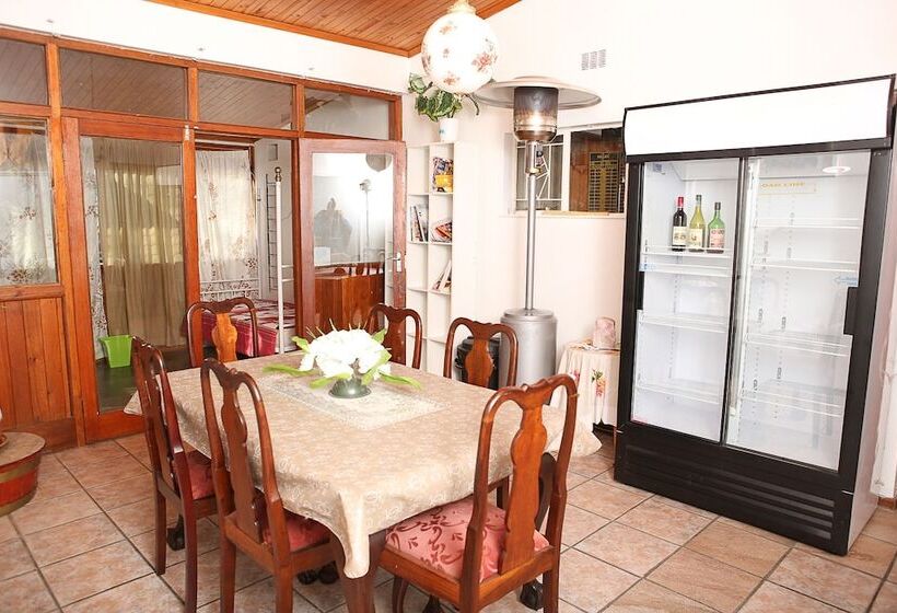 پانسیون Oudtshoorn Homestay Accommodation