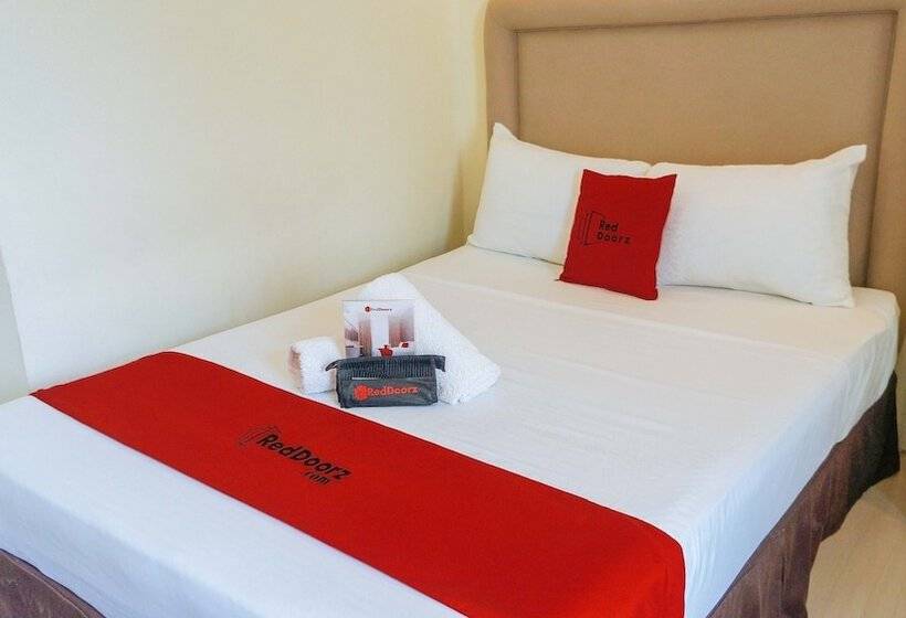 پانسیون Reddoorz @ Dona Jacinta Basak Mandaue