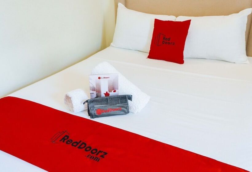 پانسیون Reddoorz @ Dona Jacinta Basak Mandaue