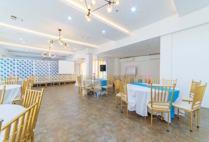 بنسيون Reddoorz Plus @ Hotel Metro