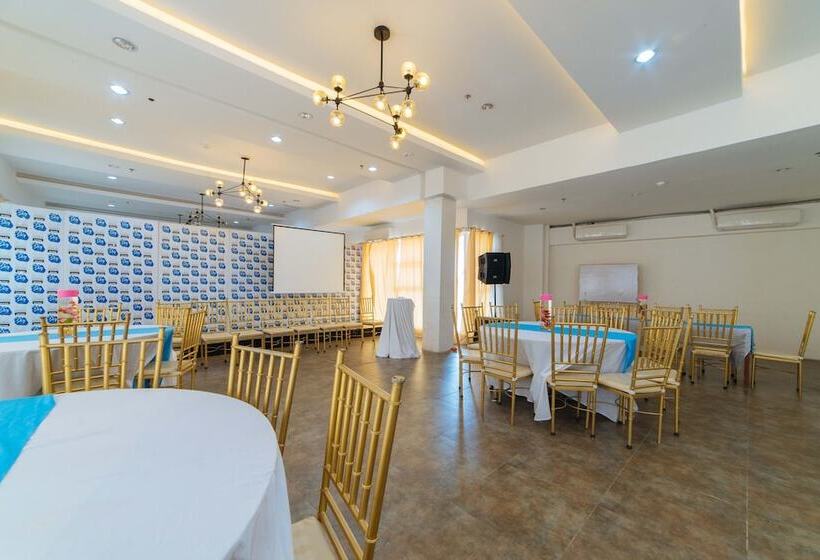 بنسيون Reddoorz Plus @ Hotel Metro