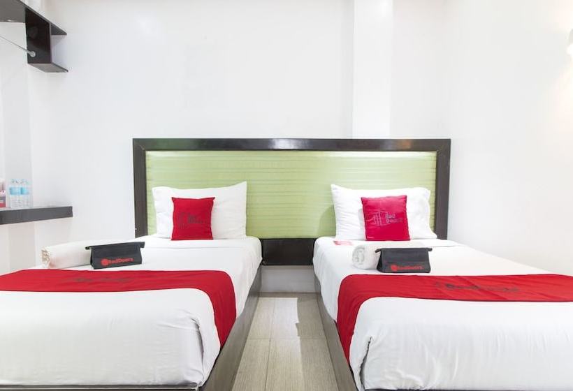 Пансион Reddoorz @ Real Fatima Tacloban