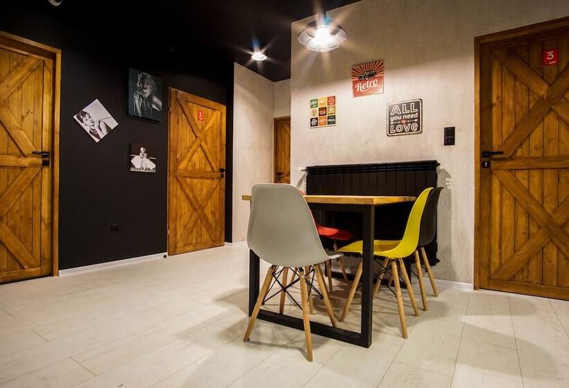 پانسیون Retro Apartments