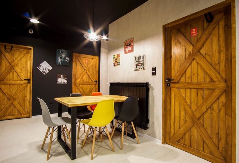 پانسیون Retro Apartments