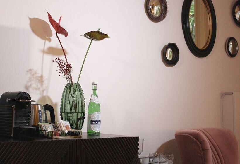 پانسیون Villa360