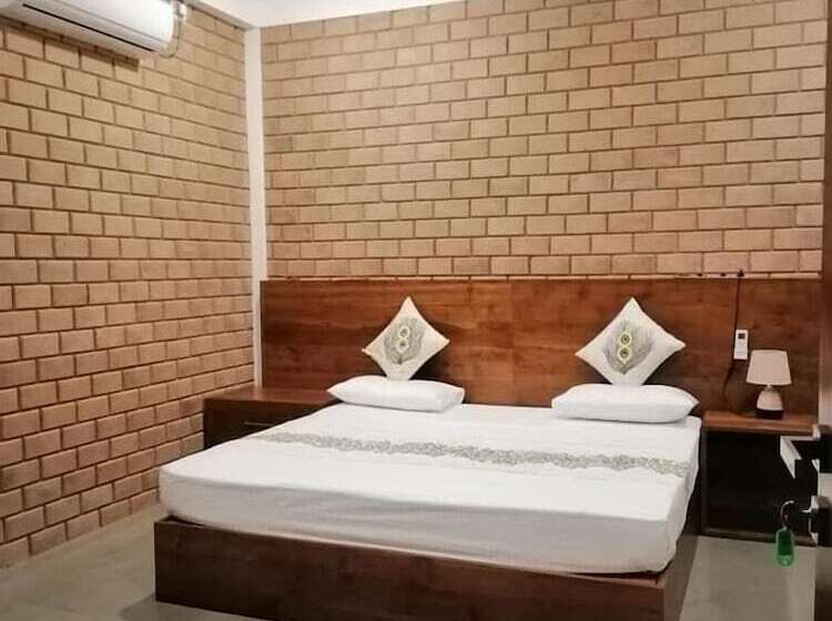 리조트 Breezy Lake Eco Friendly Cabanas Yala