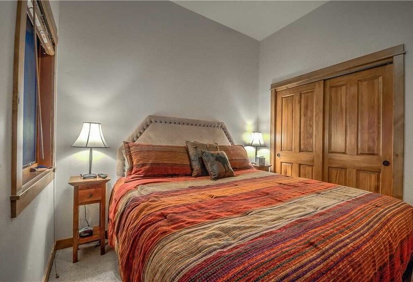 Soaring Eagle Chalet