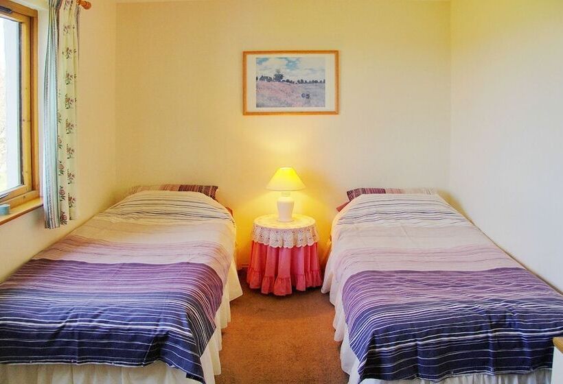 Steading Holidays   Eilean Feoir