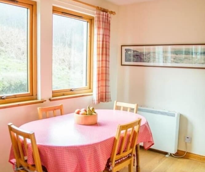 Steading Holidays   Eilean Feoir