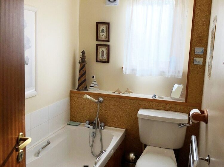 Steading Holidays   Eilean Feoir