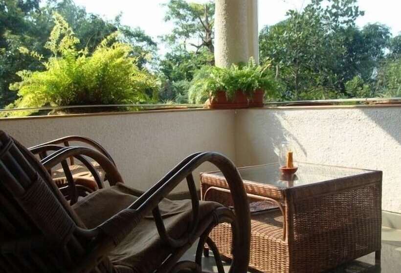 Villa Fountain Court