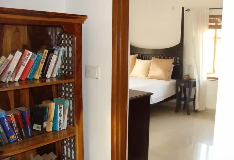 Villa Fountain Court