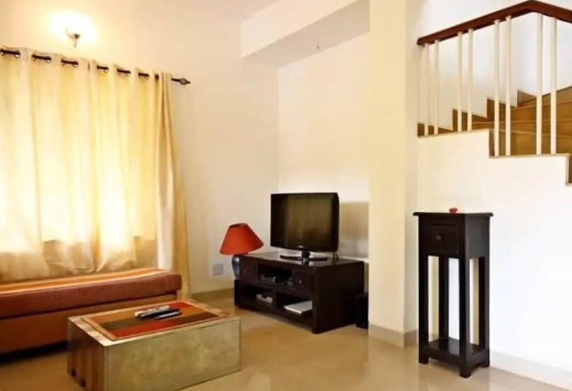 Villa Fountain Court