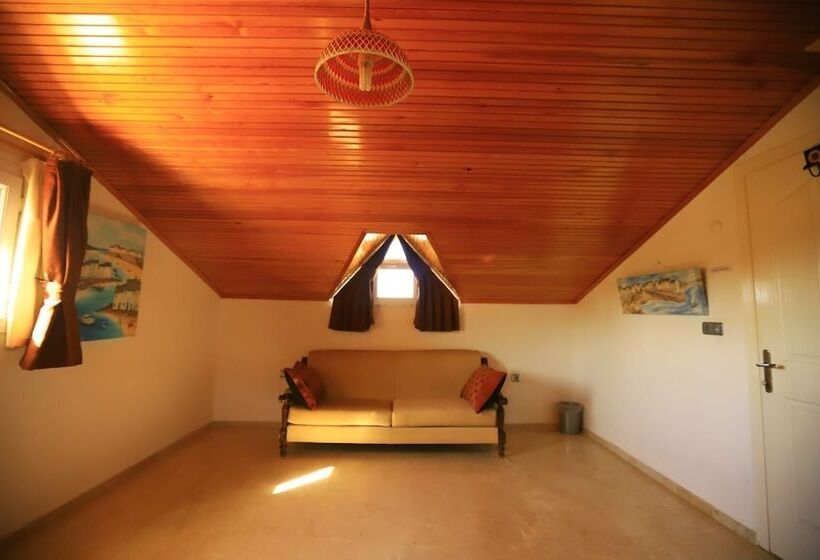 Villa Ruya,with Swimming Pool & Stunning Sea Views