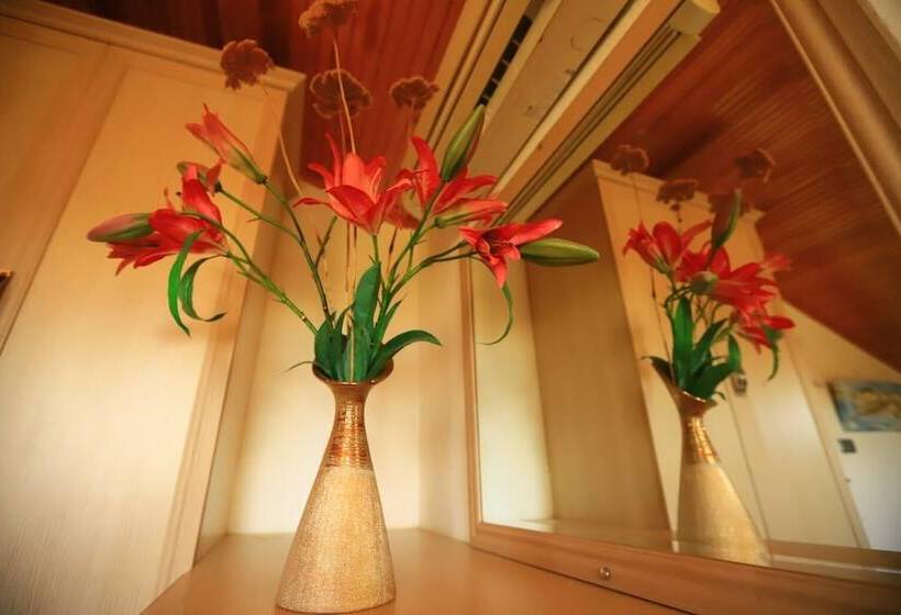 Villa Ruya,with Swimming Pool & Stunning Sea Views