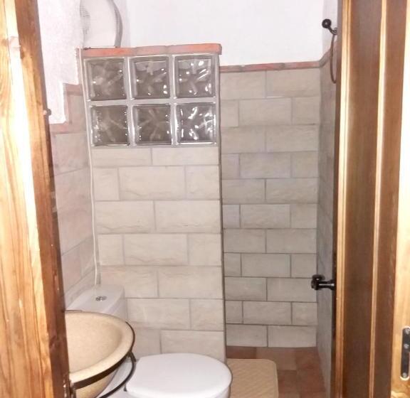 Spacious Comfortable House In Quesada With Balcony