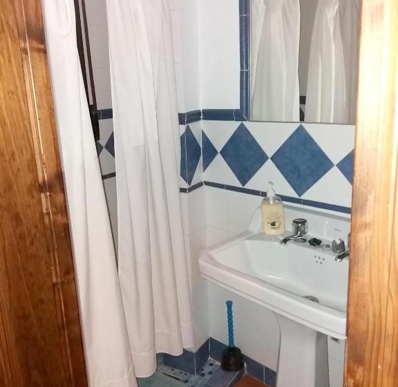 Spacious Comfortable House In Quesada With Balcony