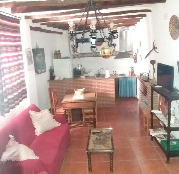 Spacious Comfortable House In Quesada With Balcony