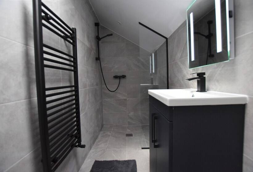 Apartments Argyle Square