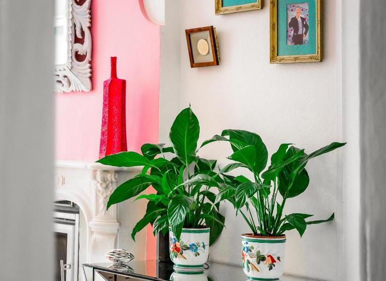 住宿加早餐  La Maison Charmante