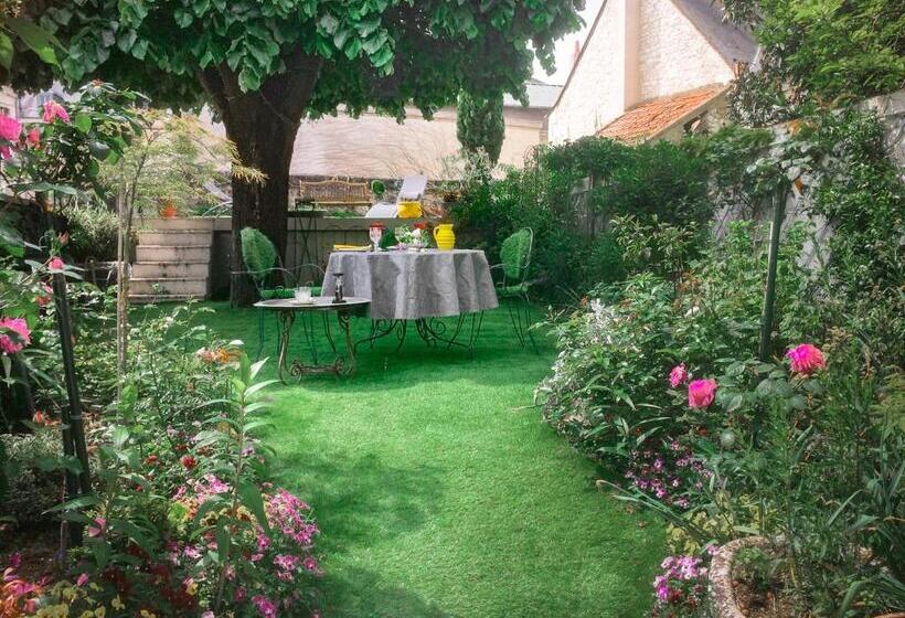 住宿加早餐  La Maison Charmante