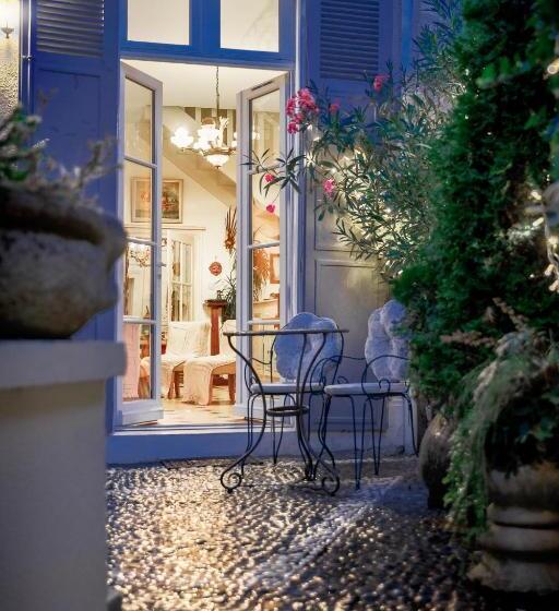 住宿加早餐  La Maison Charmante