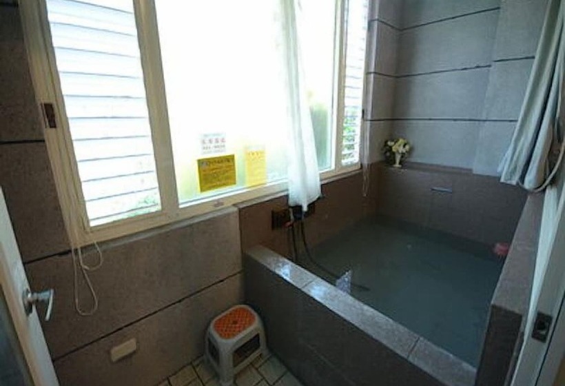 تختخواب و صبحانه Wild Thyme Eco Guest House