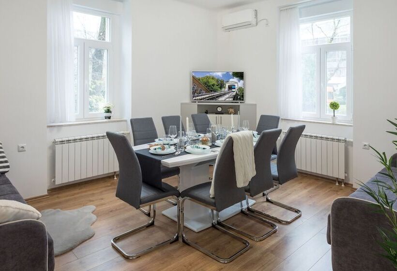 Bright 2bdr Apt Near Main Bus Station Free Parking