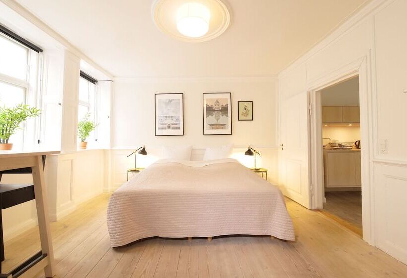 Central Canal Apartments 1