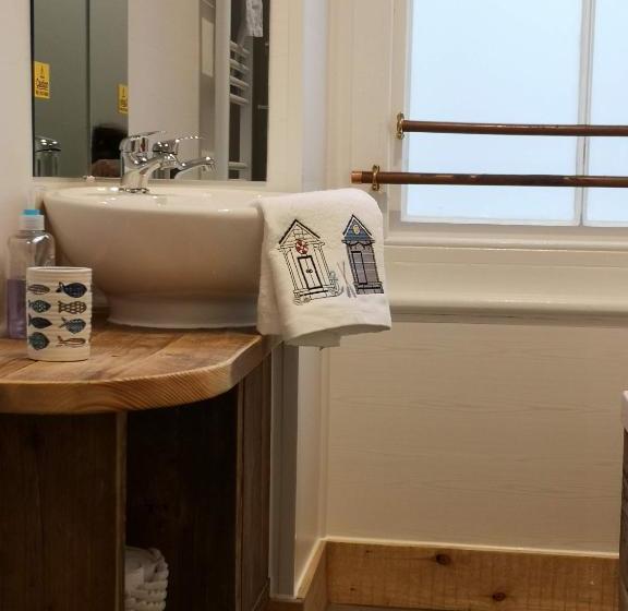 Coastal Escape Sandgate