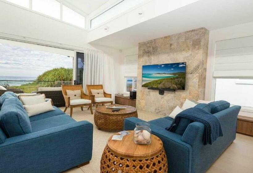 Coco De Mer Beach Villa 1