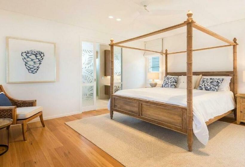 Coco De Mer Beach Villa 1