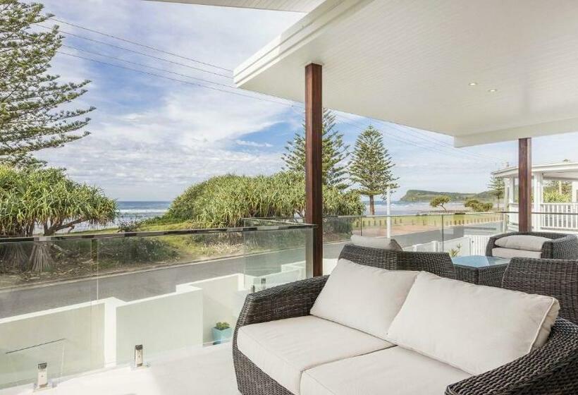 Coco De Mer Beach Villa 1