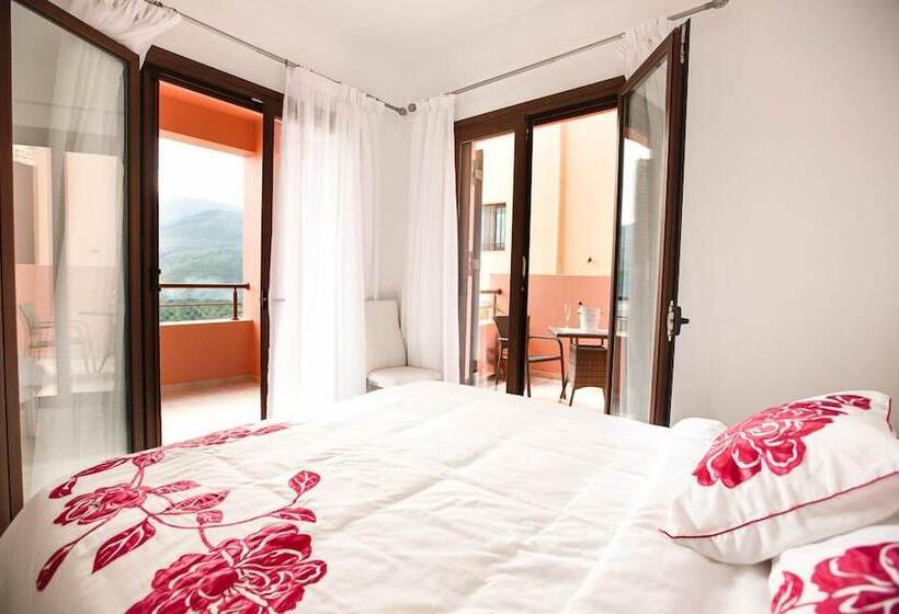 Daphne Morfi Village