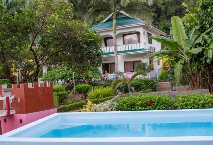 Evergreen Apartments