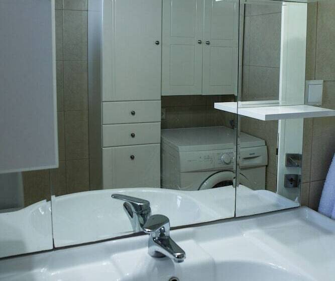 Family Vacation Home With Views In Heart Of Mani