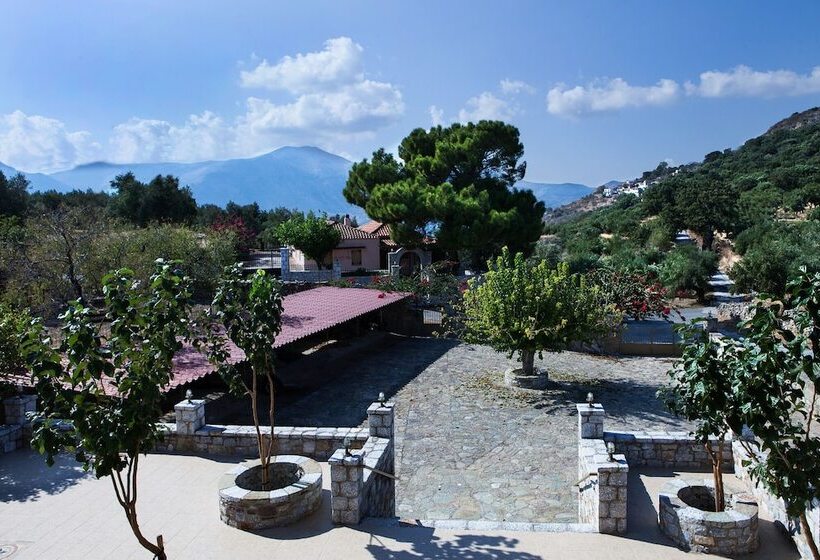 Family Vacation Home With Views In Heart Of Mani