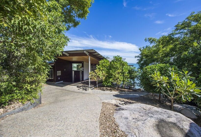 Headland Hideaway