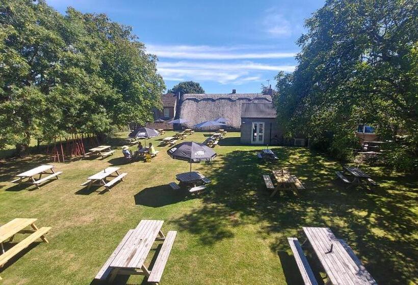 Хостел Five Bells Wickham