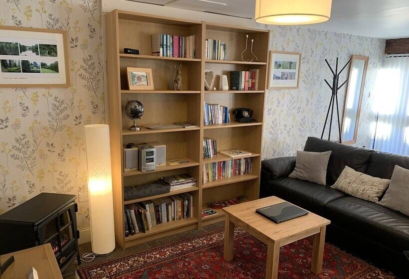 בית מלון כפרי Hilltops Brecon Holiday Cottages