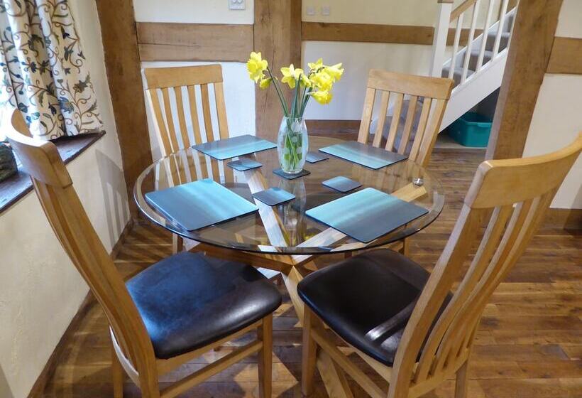 בית מלון כפרי Hilltops Brecon Holiday Cottages