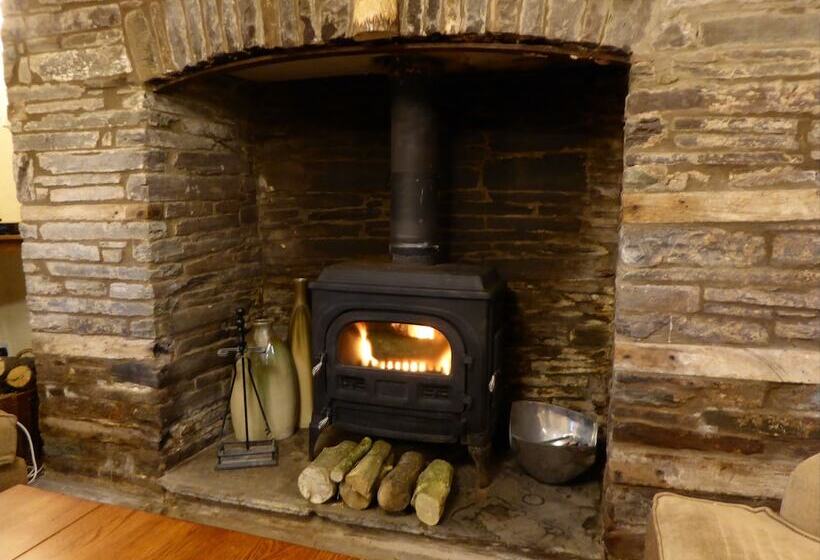 בית מלון כפרי Hilltops Brecon Holiday Cottages