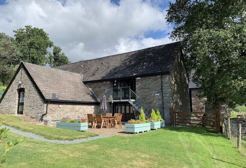 בית מלון כפרי Hilltops Brecon Holiday Cottages